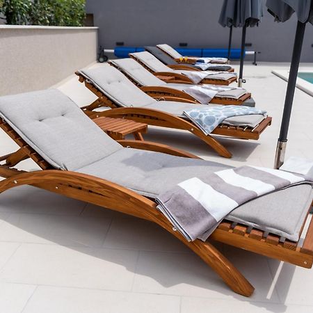 Luxury Apartment Lorena - Private Heated Pool - Jesenice  Dış mekan fotoğraf