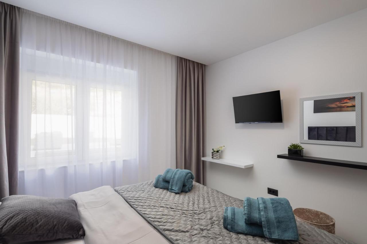 Luxury Apartment Lorena - Private Heated Pool - Jesenice  Dış mekan fotoğraf