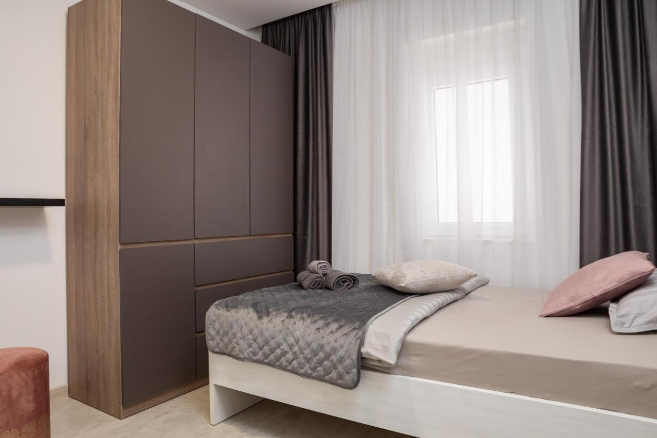 Luxury Apartment Lorena - Private Heated Pool - Jesenice  Dış mekan fotoğraf
