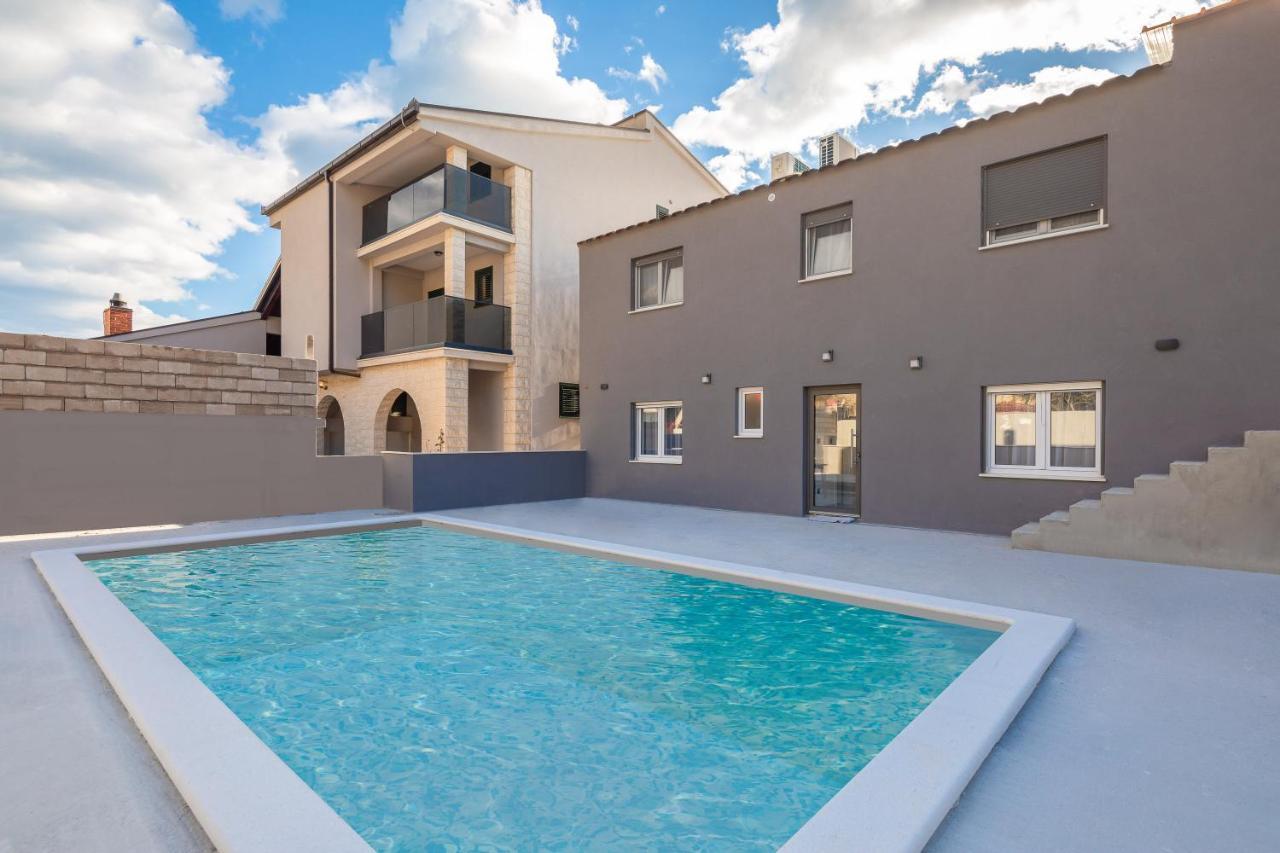 Luxury Apartment Lorena - Private Heated Pool - Jesenice  Dış mekan fotoğraf
