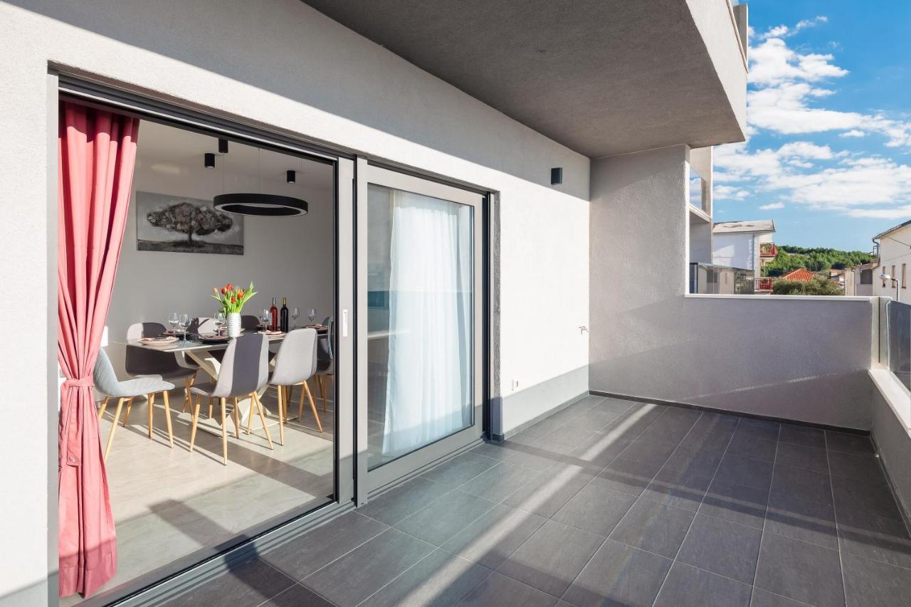 Luxury Apartment Lorena - Private Heated Pool - Jesenice  Dış mekan fotoğraf