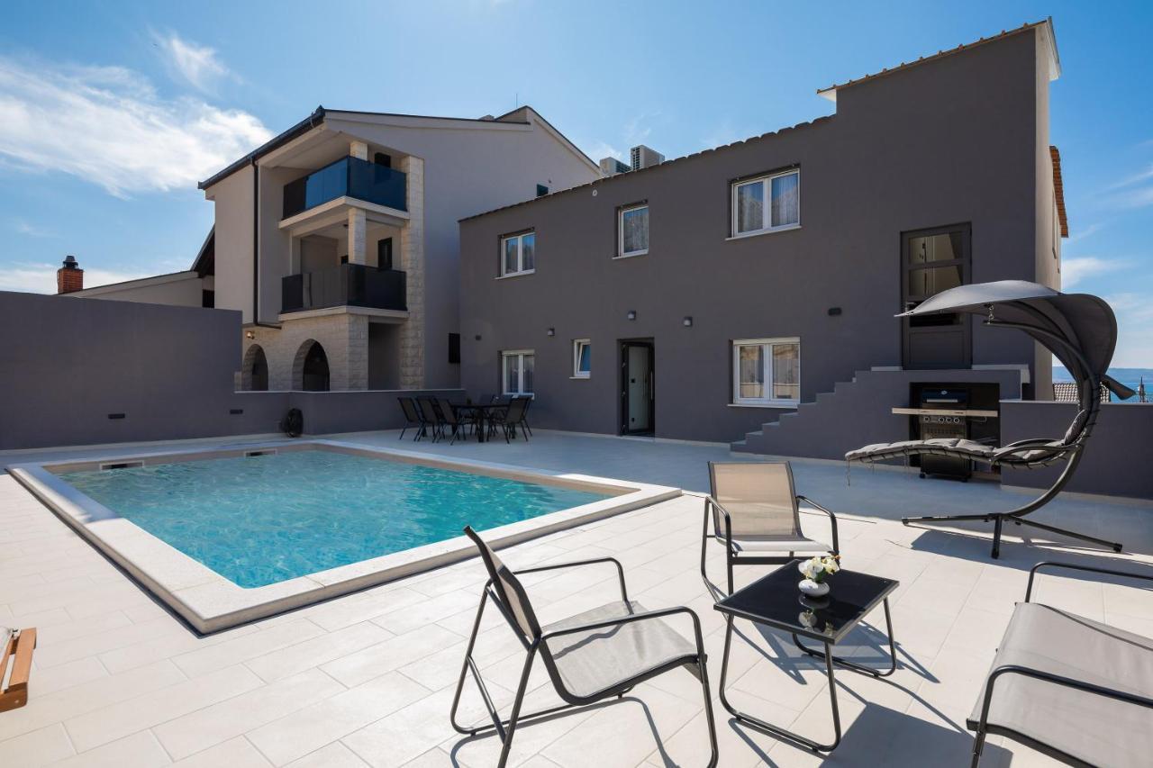 Luxury Apartment Lorena - Private Heated Pool - Jesenice  Dış mekan fotoğraf