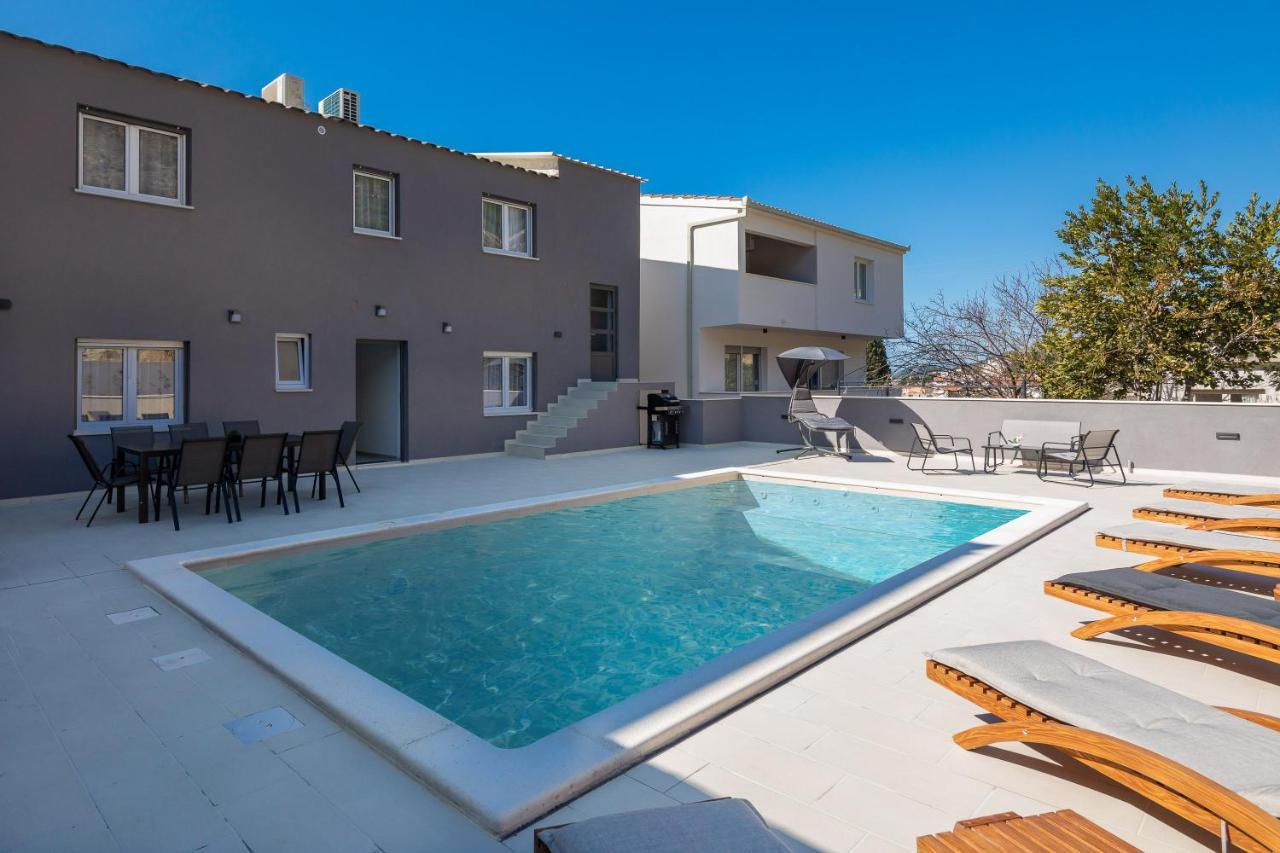 Luxury Apartment Lorena - Private Heated Pool - Jesenice  Dış mekan fotoğraf