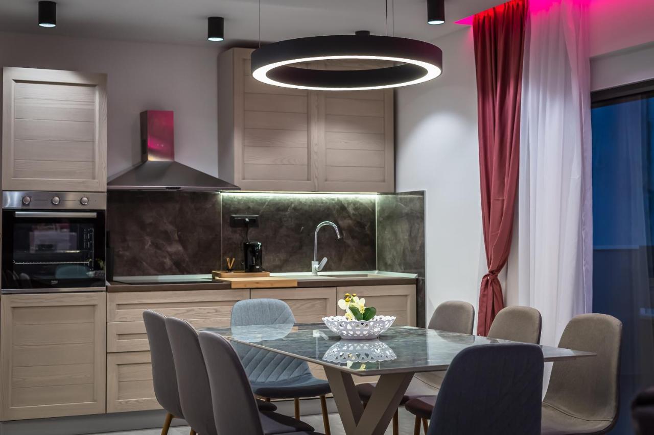 Luxury Apartment Lorena - Private Heated Pool - Jesenice  Dış mekan fotoğraf