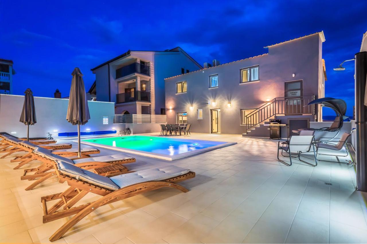 Luxury Apartment Lorena - Private Heated Pool - Jesenice  Dış mekan fotoğraf