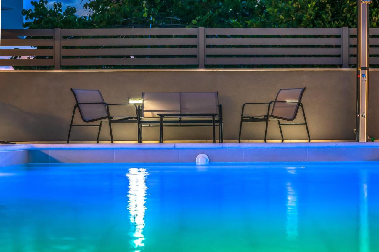 Luxury Apartment Lorena - Private Heated Pool - Jesenice  Dış mekan fotoğraf