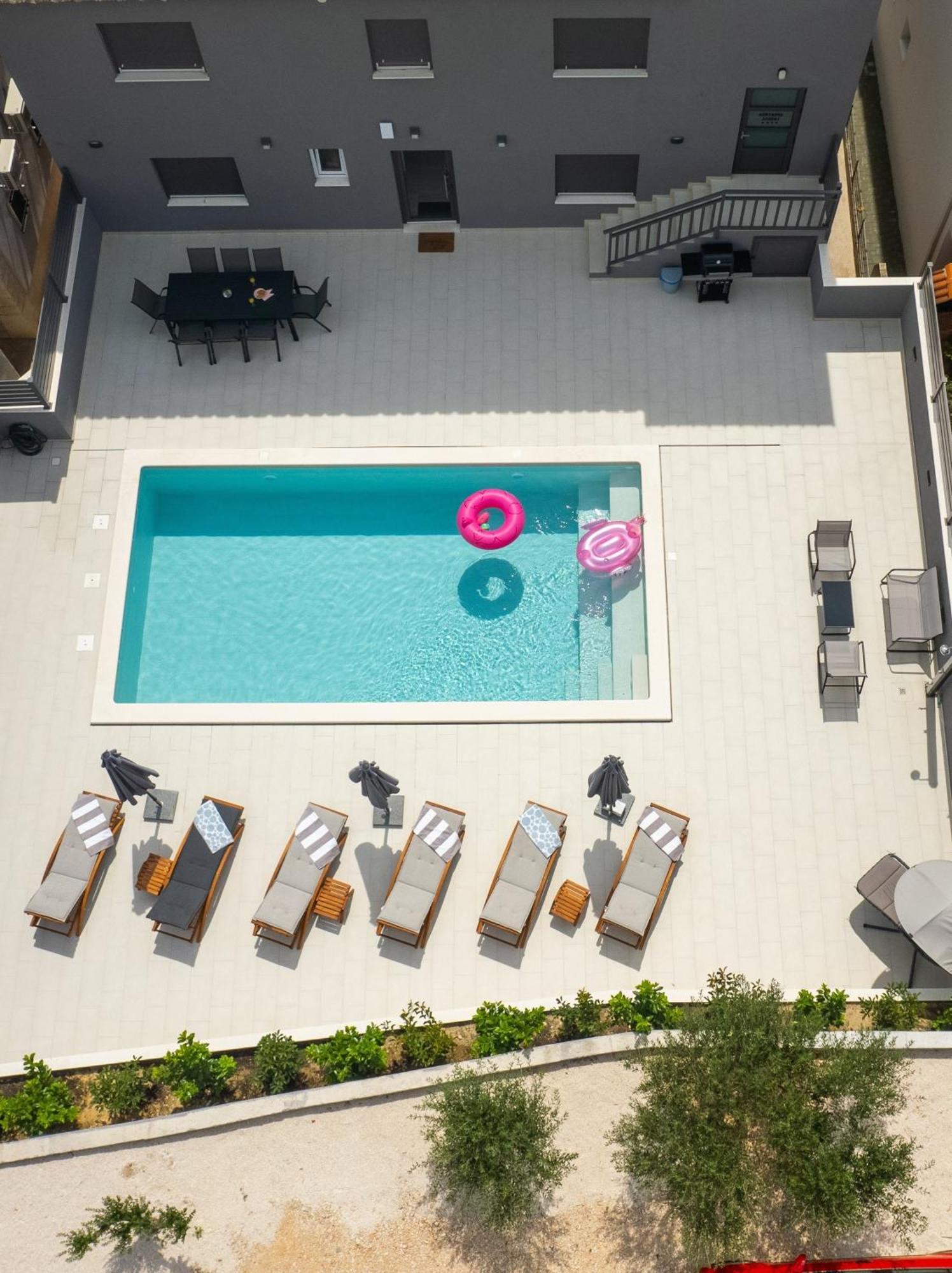 Luxury Apartment Lorena - Private Heated Pool - Jesenice  Dış mekan fotoğraf