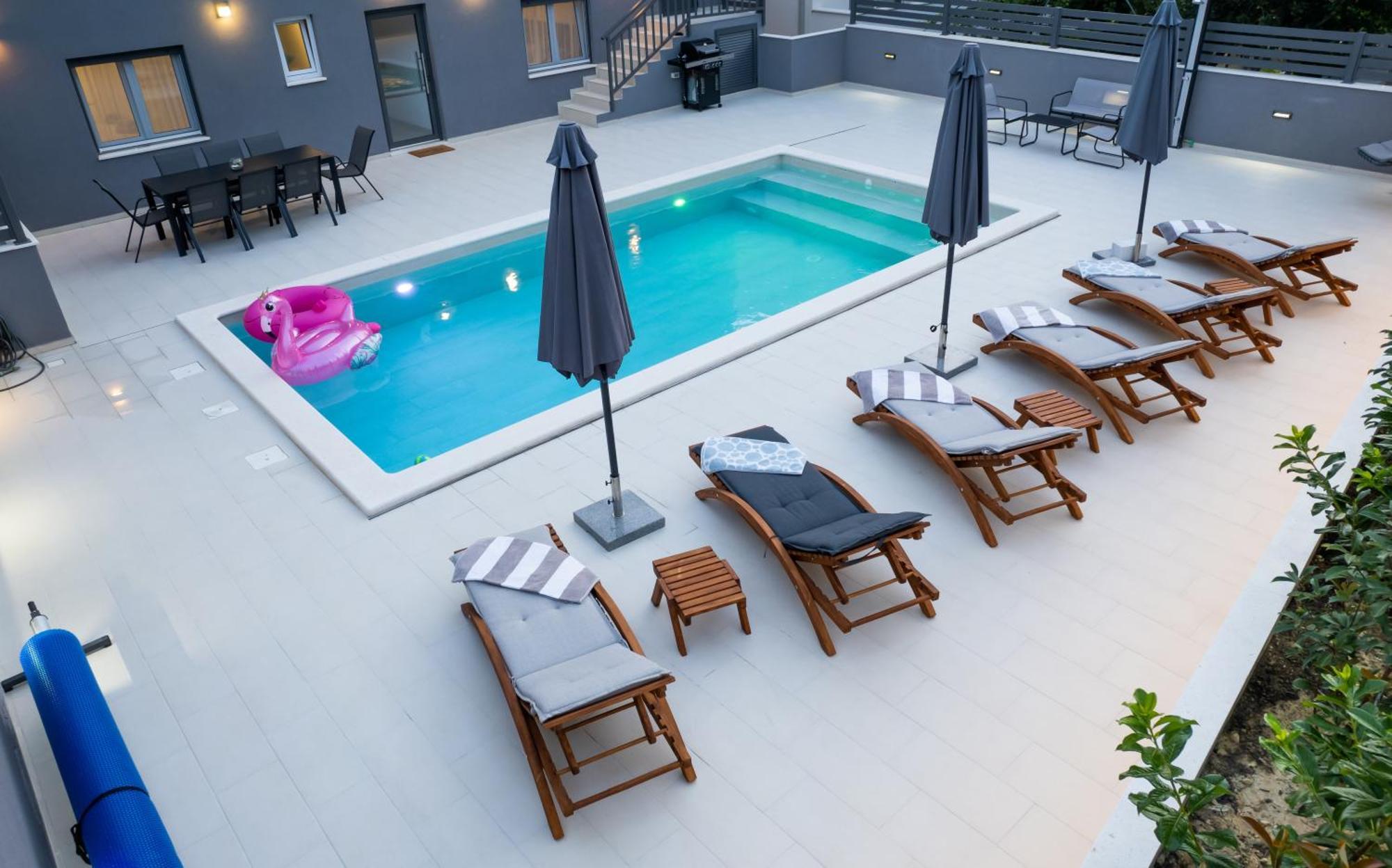 Luxury Apartment Lorena - Private Heated Pool - Jesenice  Dış mekan fotoğraf