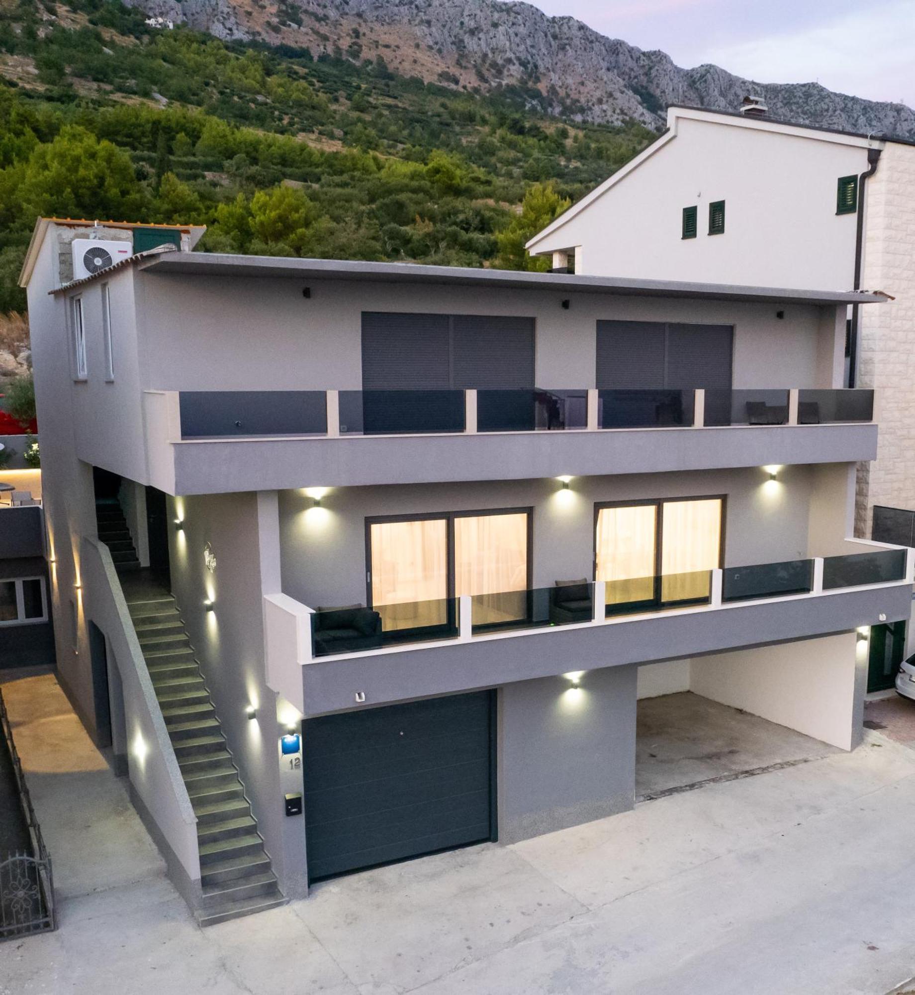 Luxury Apartment Lorena - Private Heated Pool - Jesenice  Dış mekan fotoğraf